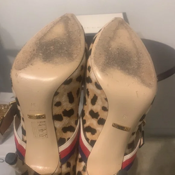 Beautiful pre-loved animal print Gucci heels! - Picture 4 of 6
